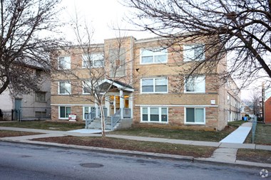 2023 N Harlem Ave 1 Bed Apartment for Rent Photo Gallery 1